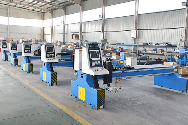 龍門式數(shù)控切割機(jī) 龍門式數(shù)控切割機(jī)