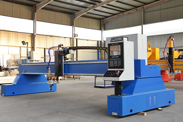 龍門式數(shù)控切割機(jī) 龍門式數(shù)控切割機(jī)