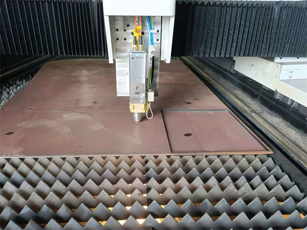 信爾數(shù)控激光切割機(jī)3