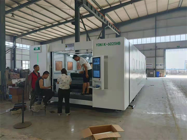 大包圍交換平臺(tái)激光切板機(jī)4